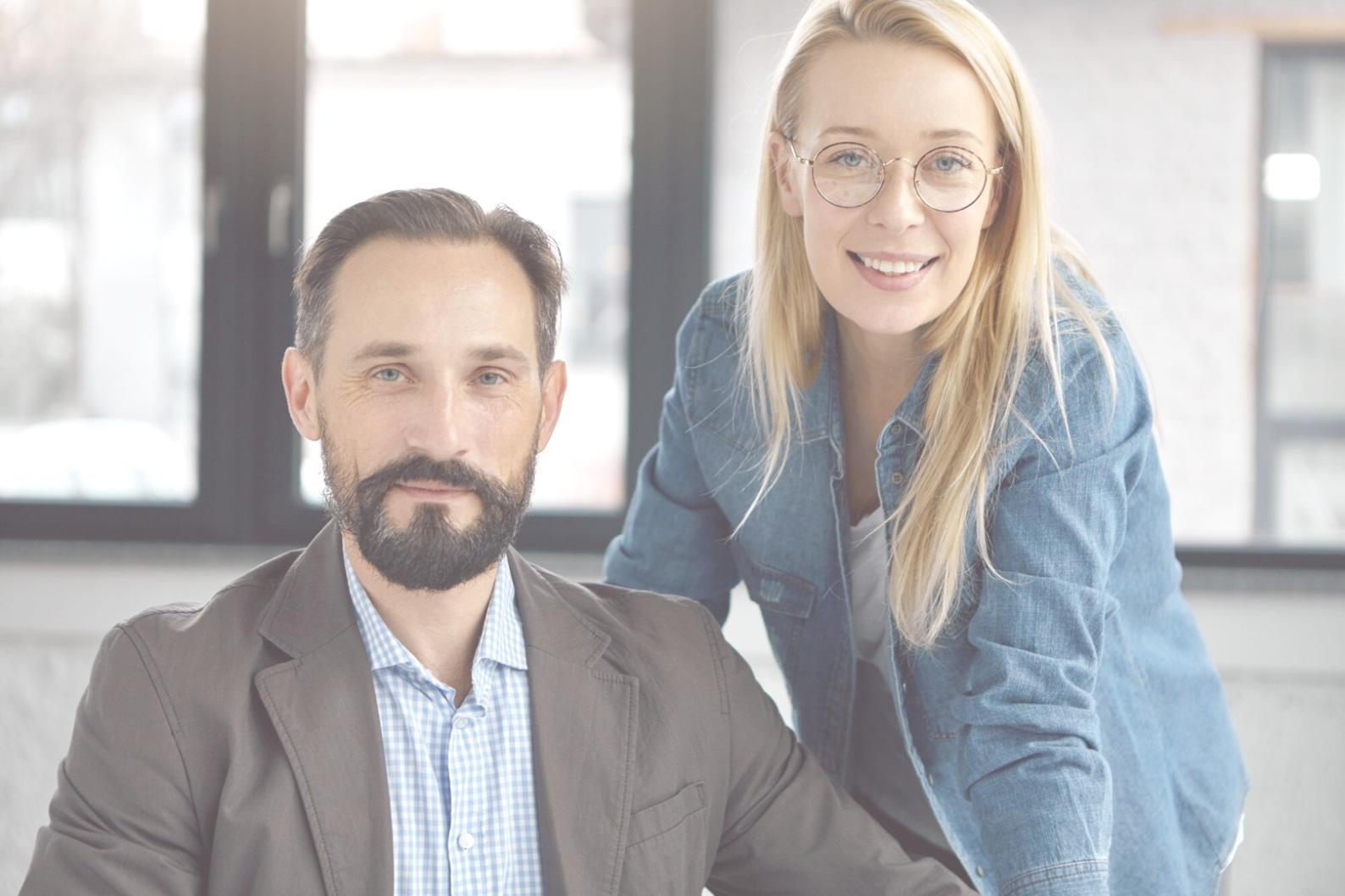 Espacio de trabajo moderno para análisis financiero